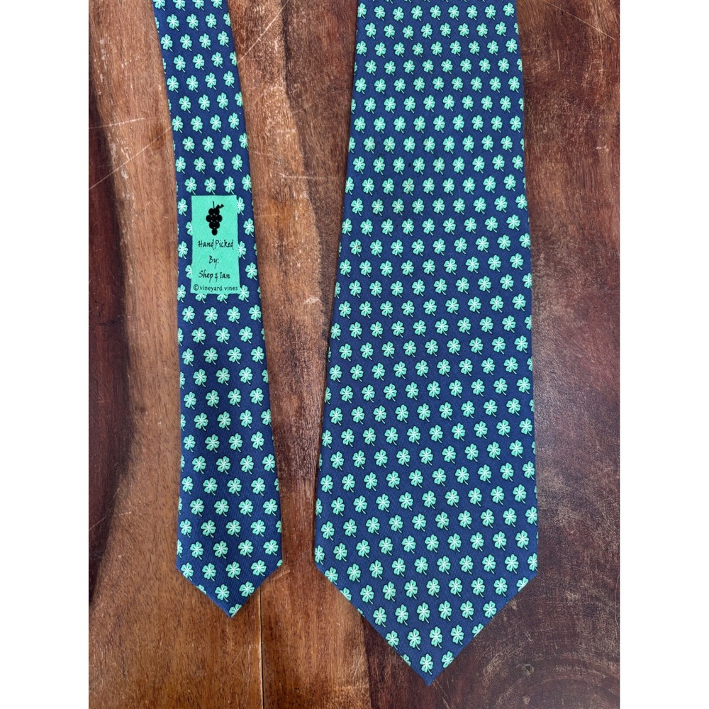 VINEYARD VINES necktie mens silk blue green four leaf clover shamrock tie